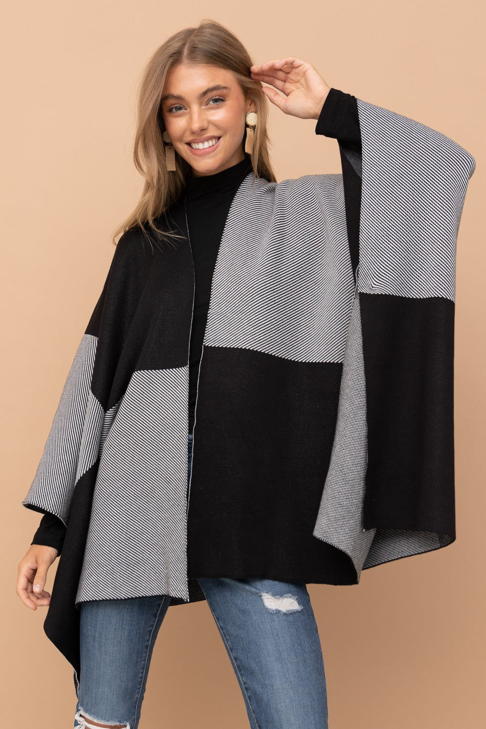 Luxurious Heavy Knit Plaid Cape