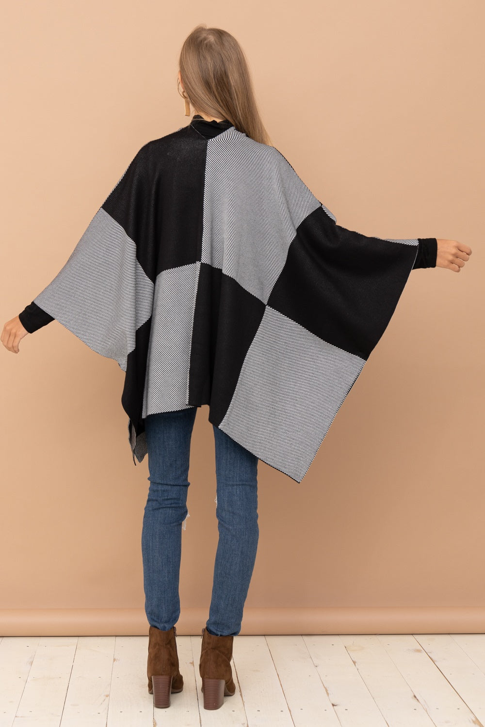 Luxurious Heavy Knit Plaid Cape