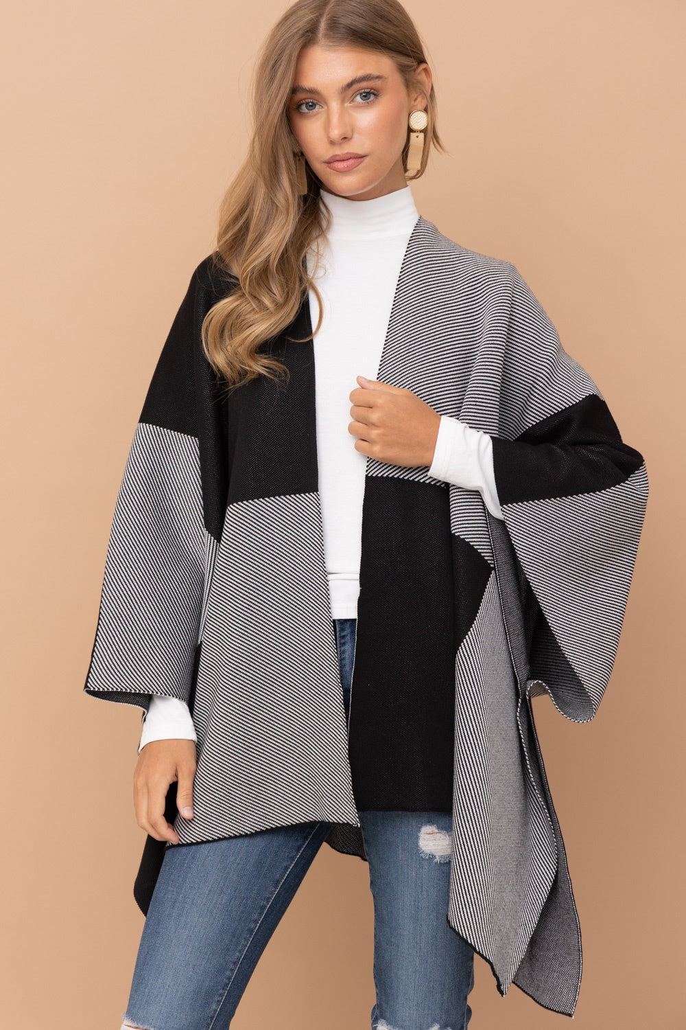 Luxurious Heavy Knit Plaid Cape