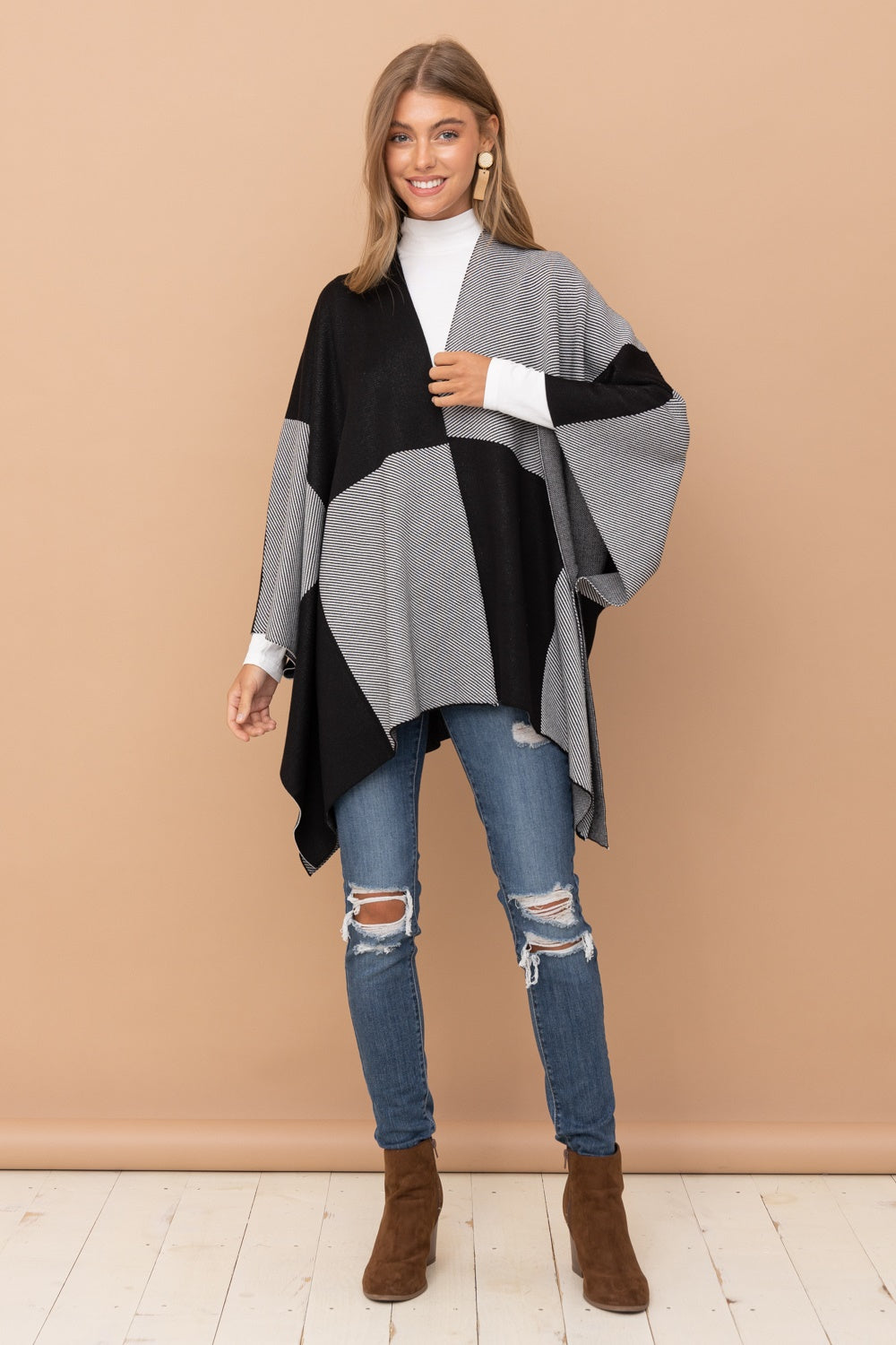 Luxurious Heavy Knit Plaid Cape